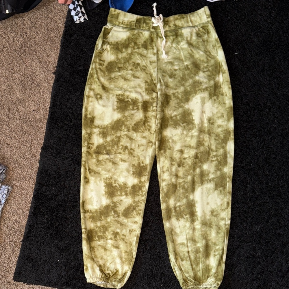 Double Zero Olive Tie-Dye Joggers large nwot